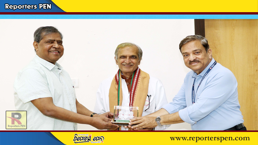 SOA news: ପ୍ରଫେସର (ଡାକ୍ତର) ଅଶୋକ ମହାପାତ୍ରଙ୍କୁ ସୋଆ ପ୍ରତିଷ୍ଠାତା ସଭାପତିଙ୍କ ସମ୍ବର୍ଦ୍ଧନା